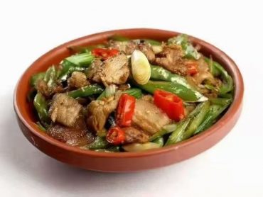 酸豆角肉泥。